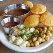 Crispy puffed with chick peas, tamarind & jal jeera water